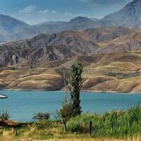 Lago-presa de Taleghan